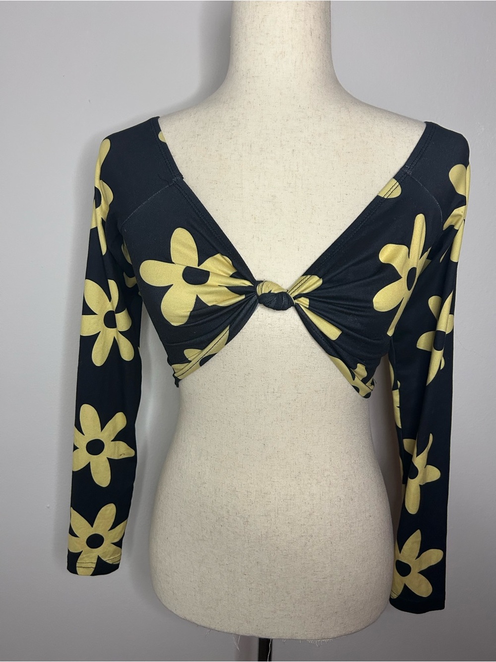 CIDER Black with Yellow Floral Knot Front Going Out Party Long Sleeve Crop Top